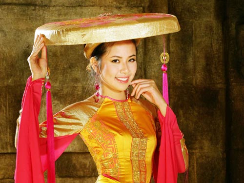 Kiều Khanh sẽ duyên dáng với áo tứ thân - Báo Người lao động