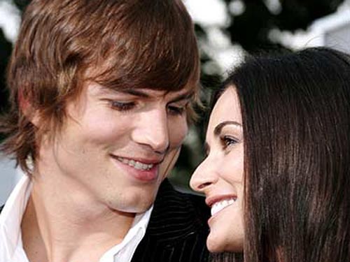 Ashton Kutcher bị phát tán băng sex