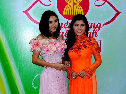 Diễn viên Vân Trang dự thi