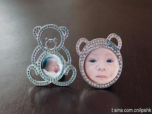 Lý Gia Hân lại khoe ảnh con trai