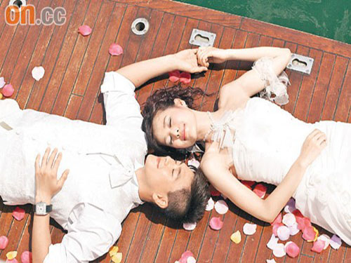 Huỳnh Tông Trạch và Hồ Hạnh Nhi “cặp kè” công khai