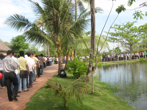 2 giờ sáng, xếp hàng nhận vé nghe nhạc Trịnh