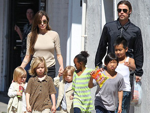 Angelina Jolie tiết lộ bí mật hình xăm
