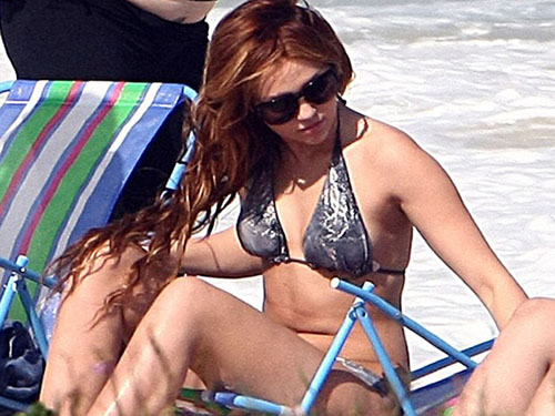 Miley Cyrus khoe hình xăm