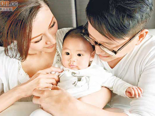 Lý Gia Hân chi triệu đô làm tiệc cho con trai