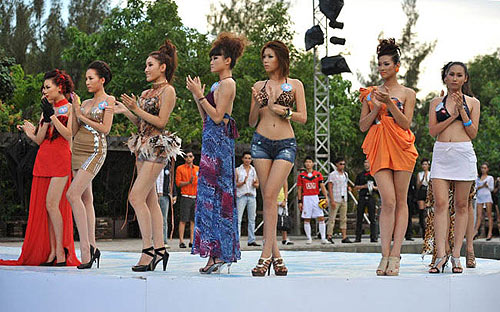 Siêu mẫu VN: Hành trình gian khó