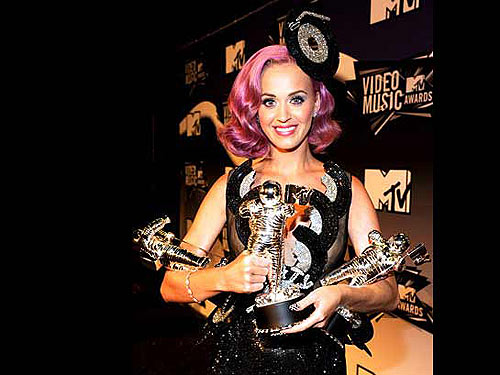 MTV Video Music Awards 2011: “Nữ hoàng” Katy Perry