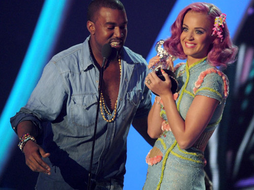 Katy Perry lập "cú đúp" giải MTV video music