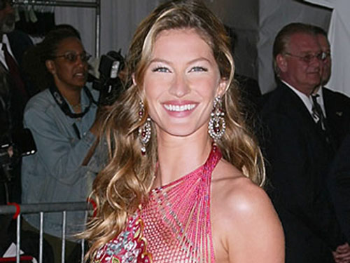 Quảng cáo nội y, siêu mẫu Gisele Bundchen bị Brazil thổi còi