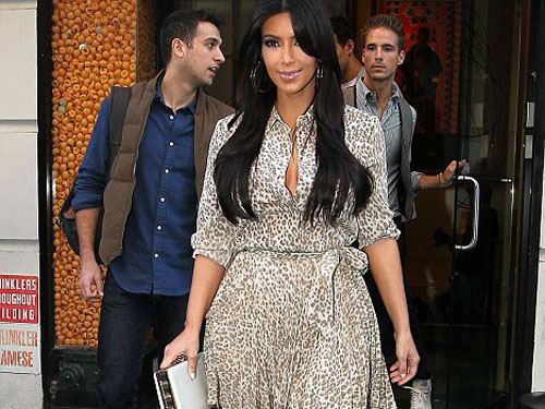 Kim Kardashian lại bị tố ăn cắp ý tưởng