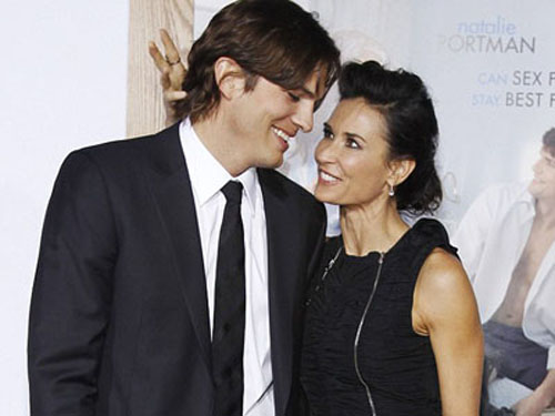 Demi Moore ly dị chồng trẻ trăng hoa