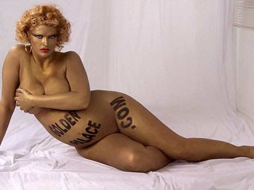 Công bố ảnh khỏa thân dát vàng của Anna Nicole Smith