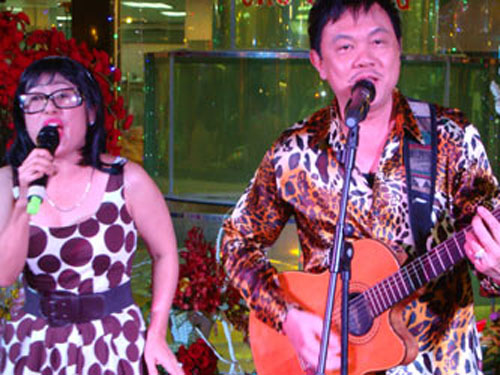 Sao "quậy" tưng bừng trong sinh nhật Hoài Linh