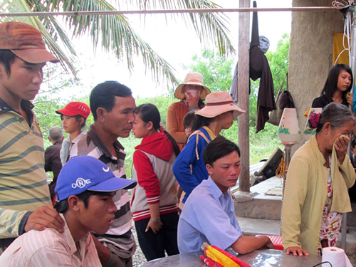 Thôn nghèo: Cùng nhau ghé thăm thôn nghèo để khám phá vẻ đẹp khác biệt của cuộc sống và tình yêu thương của cộng đồng. Hình ảnh sẽ thôi thúc bạn suy ngẫm về ý nghĩa của sự đoàn kết và hy vọng.