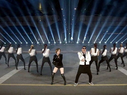 Psy trình làng điệu lắc hông trong ca khúc mới "Gentleman"