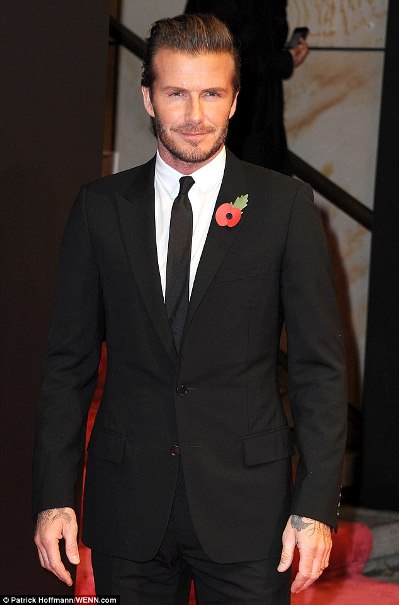 David Beckham diện vest đen lịch lãm trên thảm đỏ