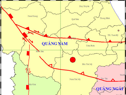 Sông Tranh 2 đã từng là địa điểm đẹp và nổi tiếng với cảnh quan đồi cát. Tuy nhiên, động đất năm 2016 đã khiến cho cảnh quan thay đổi hoàn toàn. Bây giờ, Sông Tranh 2 trở nên quyến rũ và độc đáo hơn bao giờ hết với những rạn san hô đầy màu sắc. Hãy đến đây để thưởng ngoạn vẻ đẹp của thiên nhiên và khám phá cuộc sống đa dạng tại đây.