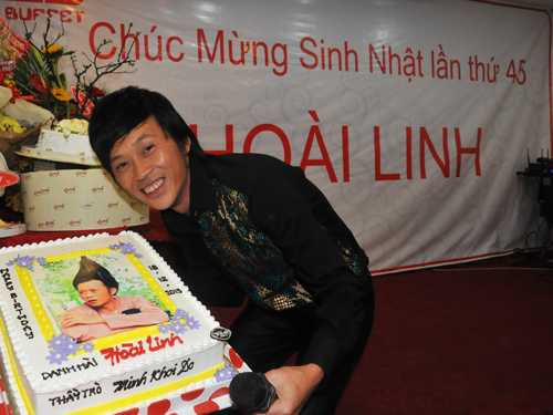 Sao Việt nô nức chúc mừng sinh nhật Hoài Linh riêng người này dìm hàng