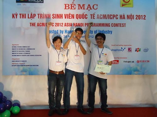 SV Việt Nam đạt 1 giải Nhất kỳ thi ACM/ICPC Hà Nội 2012