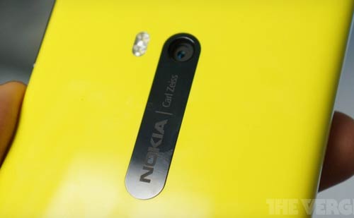 Lumia 920 vỏ nhôm là biến thể dành cho Verizon