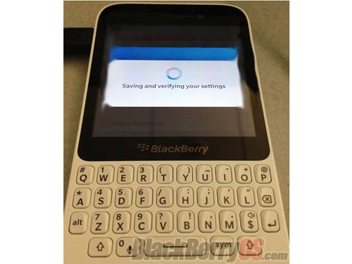 Xuất hiện smartphone BlackBerry 10 giá rẻ