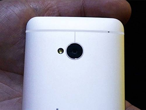 Lợi nhuận của HTC giảm 98% vì One