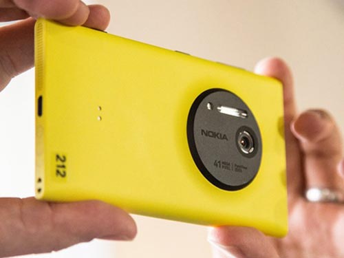 Cộng đồng Việt hồ hởi với màn ra mắt Nokia Lumia 1020