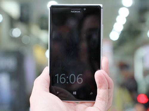 Lumia 925 xách tay "cuống cuồng" giảm giá