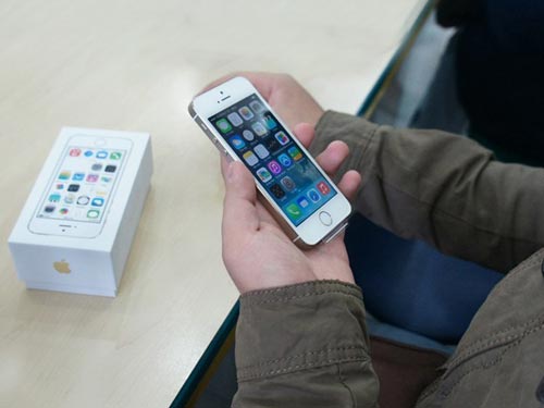 iPhone 5S xách tay giảm giá sau Tết