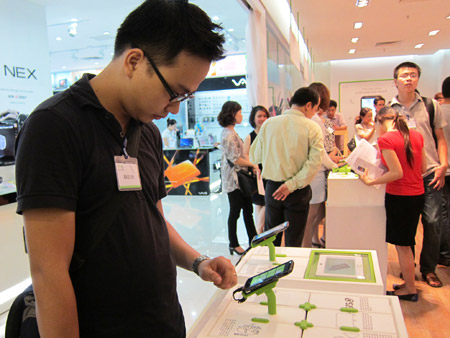 Showroom HTC đầu tiên tại VN