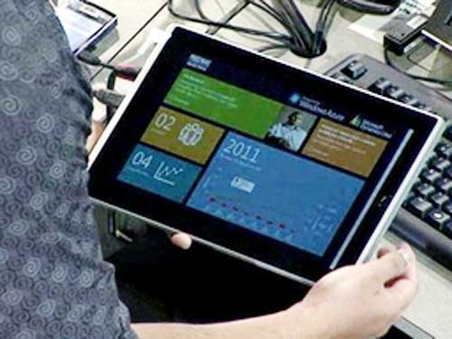 Microsoft trình diễn máy tính bảng chạy Windows 8