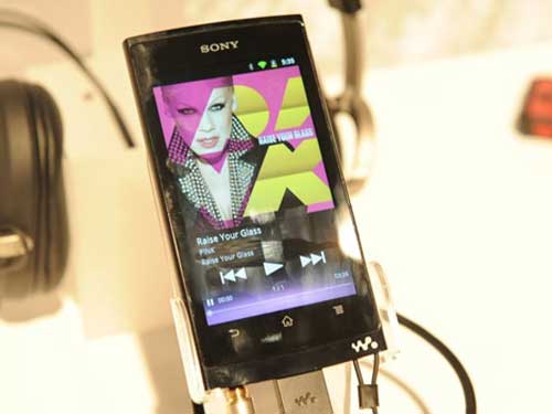 Máy nghe nhạc Sony Walkman chạy Android