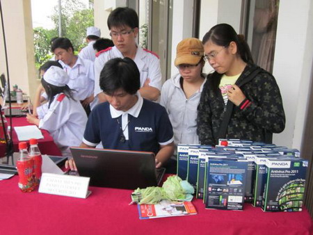 Phòng mạch máy tính tại cao đẳng Tài chính Hải quan