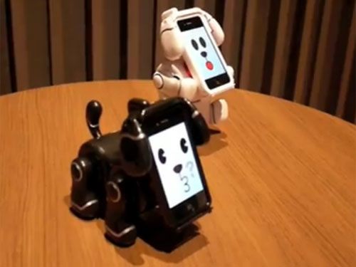 Chú chó Robot với khuôn mặt iPhone