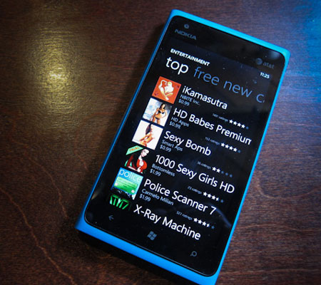 Ứng dụng khiêu dâm tràn ngập Windows Phone