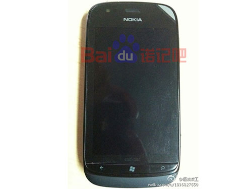 Nokia Lumia 719C và Samsung Minuet chạy Windows Phone