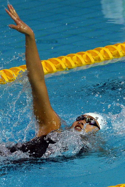Nguyễn Thị Ánh Viên trên đường bơi 200 m ngửa giành HCĐ