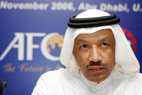 Hoàng thân Bin Hammam thân bại danh liệt với Sepp Blatter