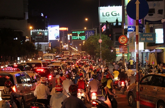 
Kẹt xe kéo dài khoảng 2 km
