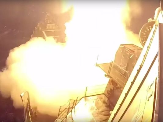 Tên lửa SM-3 Block IA phá hủy tên lửa tầm ngắn Terrier Orion hôm 20-10. Ảnh: Defense News