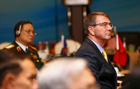 
Bộ trưởng Quốc phòng Mỹ Ash Carter tham dự Hội nghị bộ trưởng quốc phòng ASEAN

tại Malaysia. Ảnh: Reuters
