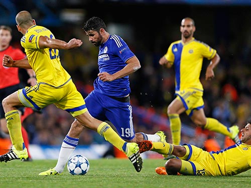 Diego Costa (giữa) tỏa sáng là tín hiệu vui cho Chelsea sau thời gian dài khủng hoảng Ảnh: REUTERS