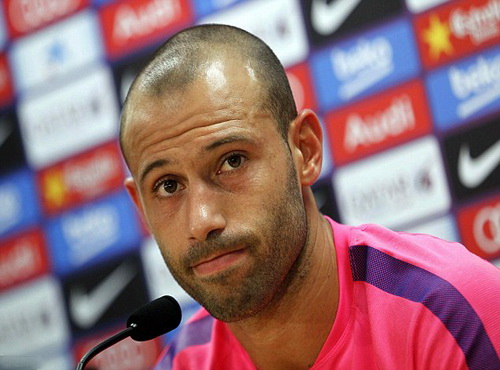 Mascherano lo lắng với án phạt