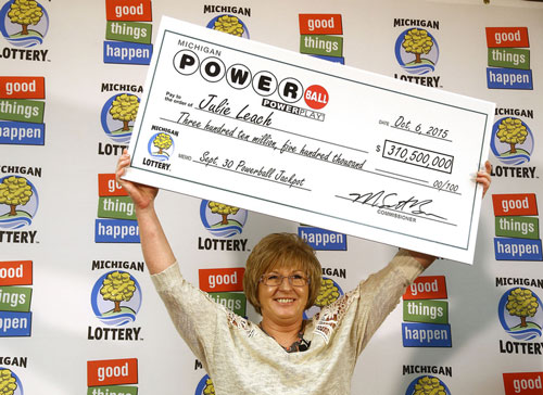 Bà Julie Leach vừa trúng giải độc đắc Powerball trị giá 310,5 triệu USDẢnh: AP