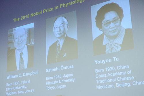 Ba nhà khoa học nhận giải Nobel Y học 2015 Ảnh: PA