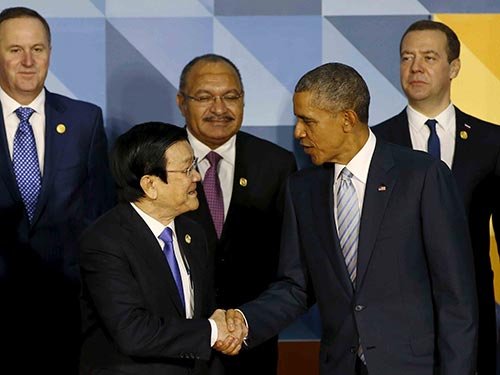 
Chủ tịch nước Trương Tấn Sang và Tổng thống Mỹ Barack Obama bắt tay

tại Hội nghị Thượng đỉnh APEC hôm 19-11 Ảnh: REUTERS
