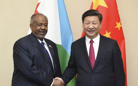 
Chủ tịch Trung Quốc Tập Cận Bình (phải) gặp Tổng thống Djibouti Ismail Omar Guelleh

tại Nam Phi Ảnh: TÂN HOA XÃ
