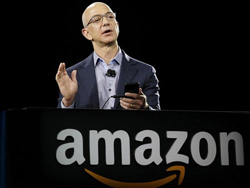 Ông chủ Amazon Jeff Bezos tăng hơn gấp đôi tài sản trong năm 2015 Ảnh: AP