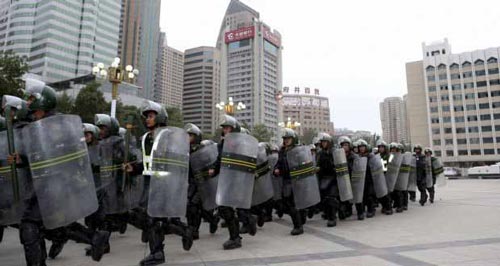 Lực lượng an ninh tại khu tự trị Tân Cương - Trung Quốc Ảnh: REUTERS