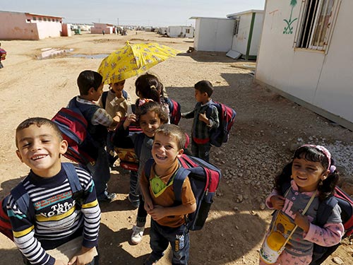 Trẻ em Syria tại trại tị nạn Al Zaatari ở TP Mafraq - Jordan Ảnh: REUTERS